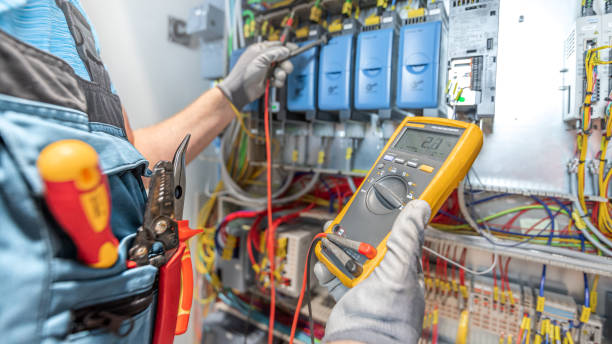 Best Electrical Contractors for Businesses  in Ferndale, MI